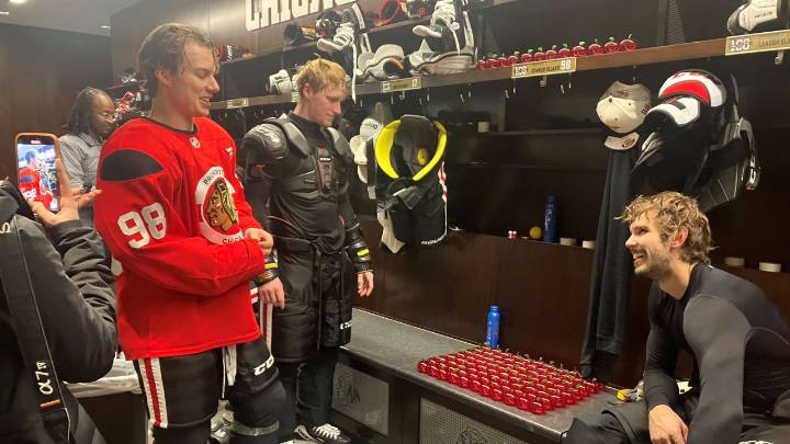 Bedard gets 100 plastic apples at locker for 100 career assists