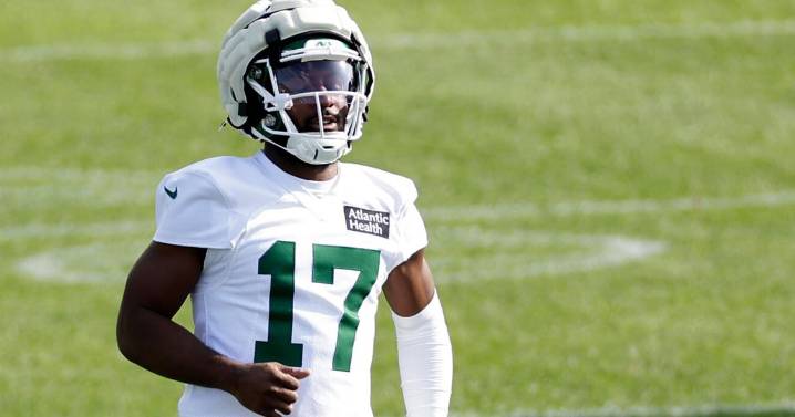 Suspect sought in shooting that critically injured Jets player