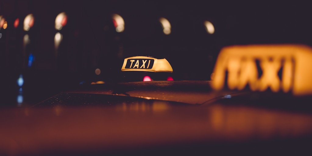 Taxista habría apuñalado a un peatón tras un reclamo en pleno centro de Medellín