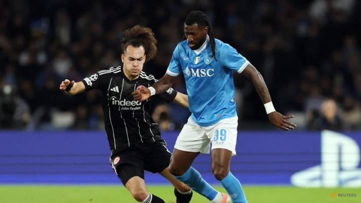 Napoli and Frankfurt play out dull scoreless draw in Naples