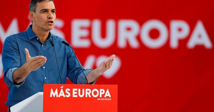 Pedro Sánchez acusa a la derecha de estar en un 'black friday' constante y vender la democracia