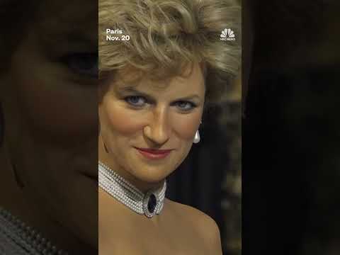 Princess Diana wax figure unveiled in Paris