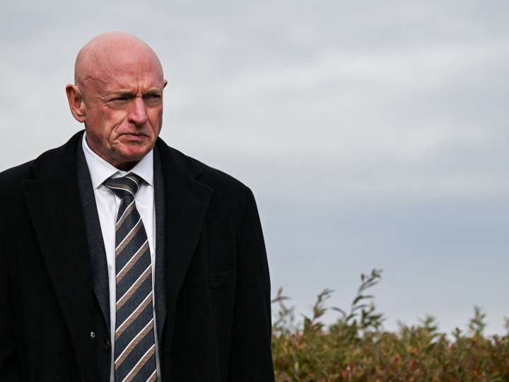 Pentagon says it is investigating US senator over ‘illegal orders’ video