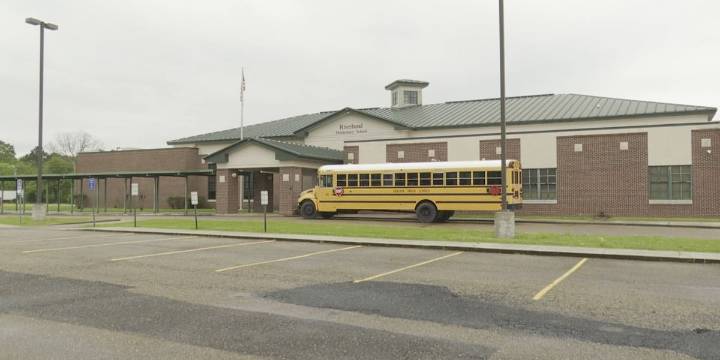 Elementary teacher arrested, accused of pinching student to get their attention