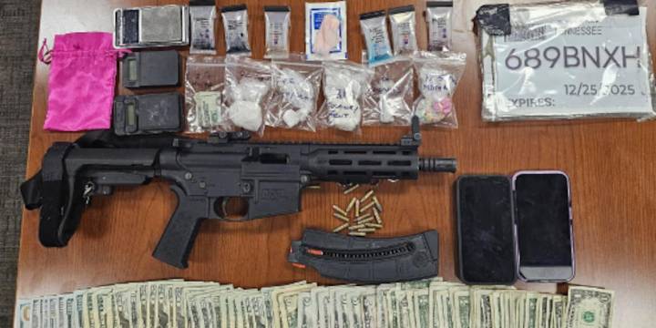 Convicted felon arrested after police say they found him driving a stolen car in Nashville