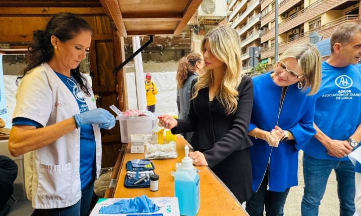 Lorca se vuelca con el Día Mundial de la Diabetes