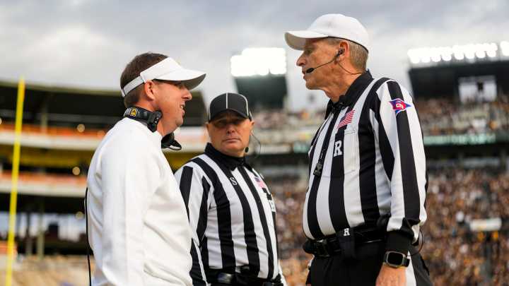 Missouri football EDGE Nate Johnson ejected for targeting against MSU