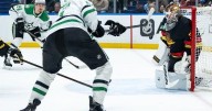 Robertson extends scoring streak, Dallas Stars double up Vancouver Canucks 4