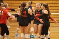 Romeo rallies back to stun No. 7 Eisenhower for district title