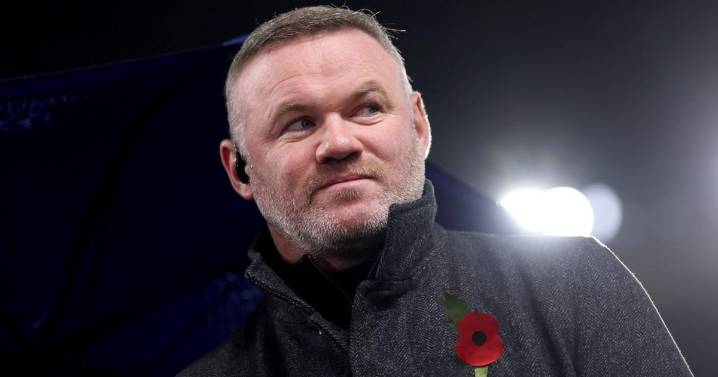 Wayne Rooney urges Arne Slot to drop £37m star who is 'not helping' Liverpool