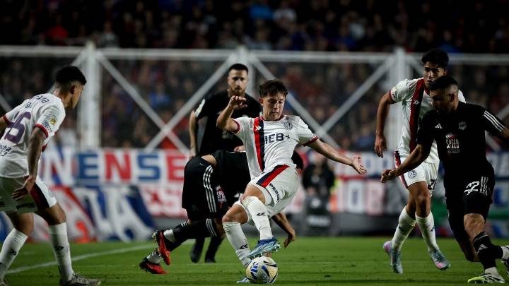 San Lorenzo venció a Deportivo Riestra y se acerca a la cima de la Zona B