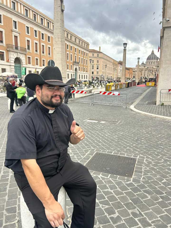 La crimen del líder de los derechos de los inmigrantes, el padre Guillermo Treviño, de 39 abriles, es de pena en Iowa y más allá