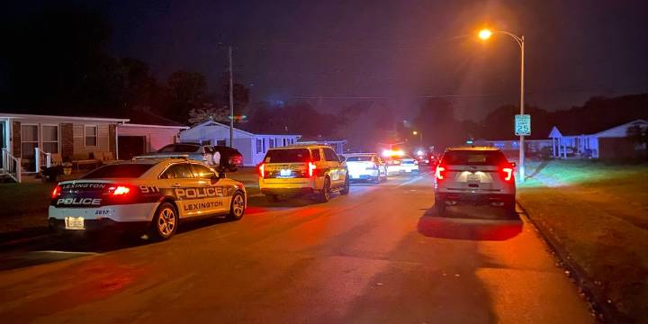 Lexington police investigate shooting in neighborhood