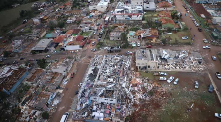 Tornado histórico sacude Brasil: destrucción casi total en Río Bonito do Iguaçu