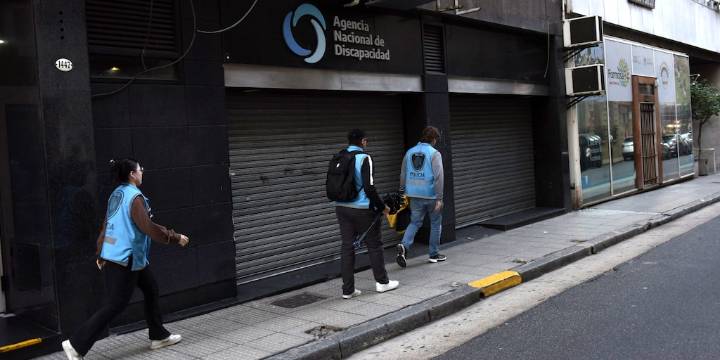 La UIF denunció a un ex funcionario que se presentó como abogado de uno de los involucrados en la causa ANDIS