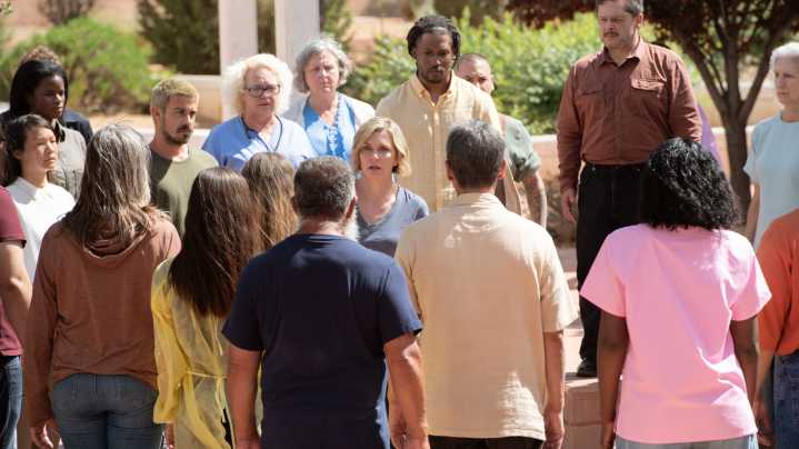 How Pluribus Coordinated Hundreds Of Actors For Episode 4's Intense Hivemind Scene