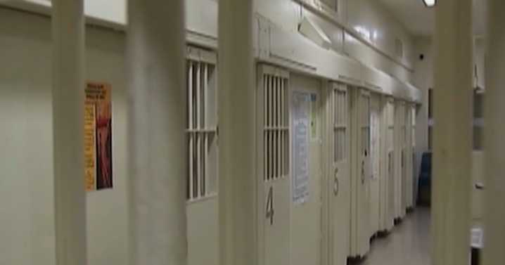 Former counselor at 201 Poplar says conditions are 'horrible'