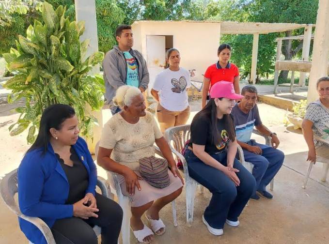 Autoridades refuerzan la atención a adultos mayores en su visita al Geriátrico María Auxiliadora.