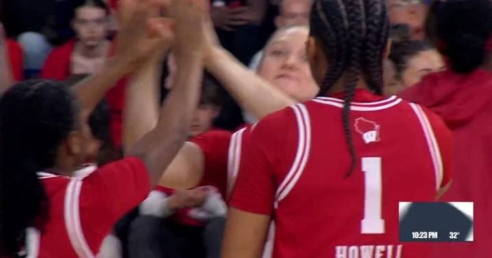 Wisconsin Women's Hoops suffer first loss of season in overtime to Marquette