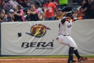 Águilas alargó su fiesta con barrida sobre los líderes Tigres en Maracaibo