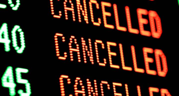 Cientos de vuelos cancelados en EE.UU. por cierre gubernamental