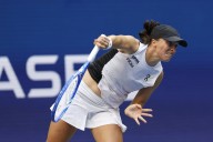 Deadspin | WTA roundup: Iga Swiatek starts strong at WTA Finals