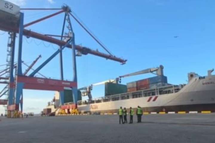 Un nuevo buque venezolano parte hacia Cuba con más de dos mil toneladas de ayuda humanitaria.