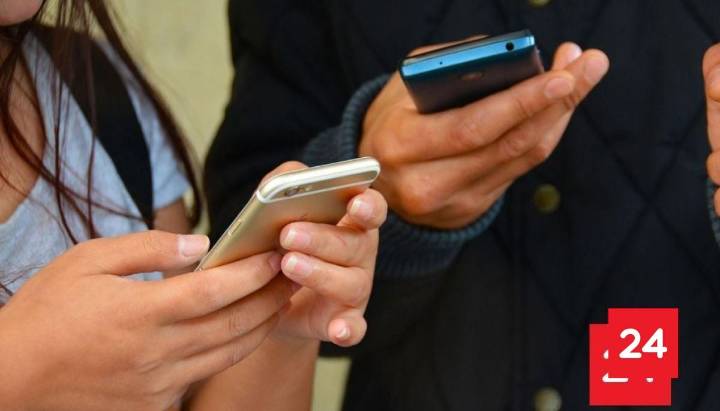 Avanza en el Congreso la prohibición de uso de celulares en colegios: esto dice el proyecto