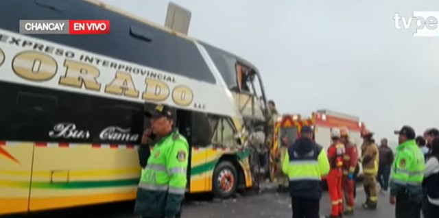 Huaral: accidente de bus interprovincial deja dos fallecidos y decenas de heridos