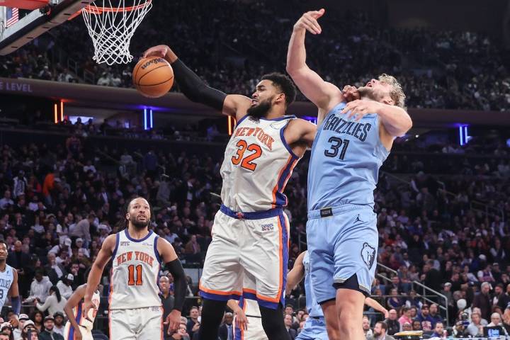 Deadspin | NBA roundup: Knicks hit 130 points for 3rd straight game