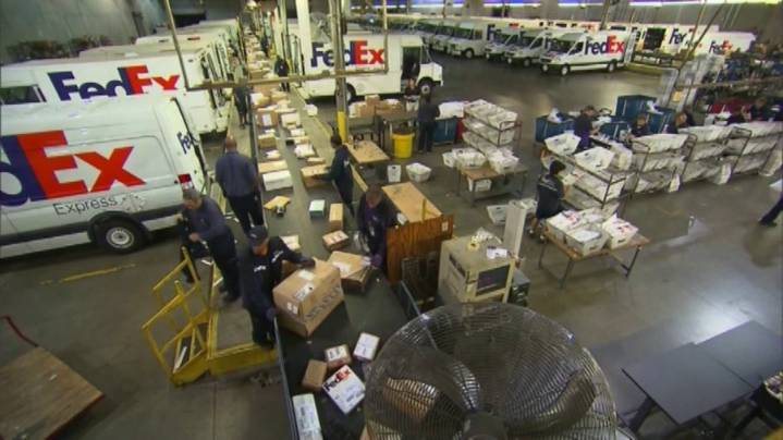 FedEx says it will adjust to service cuts at Memphis airport