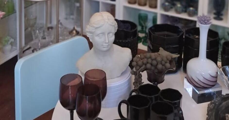 Vintage serve ware can bring warmth, nostalgia to the holiday table. Uptown shop serves them up.