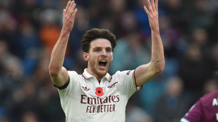 Arsenal ganó y lidera la Premier League