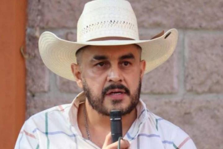 Encuentran pertenencias de exalcalde michoacano desaparecido