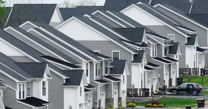Federal agency boosts size of most single-family loans the government can guarantee to $832,750
