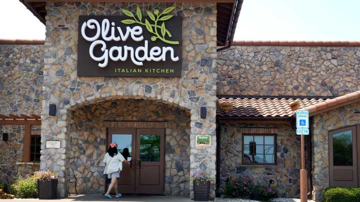 Olive Garden 2025 Veterans Day deals near me today? How to get a free meal