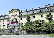 El juzgado autoriza el desahucio de 111 personas del instituto okupado en Martutene