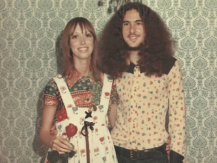 Una fan revela el álbum de boda de Shelley Duvall de 1970 tras comprarlo por 300 dólares en una venta de bienes de la fallecida actriz