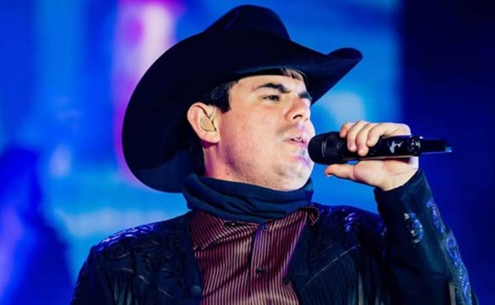 ¿Qué pasa con Alfredo Olivas?, fans del cantante se alertan por supuesto ataque armado