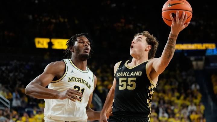 No. 7 Michigan scores school-record 69 points in 1st half, finishes with 121