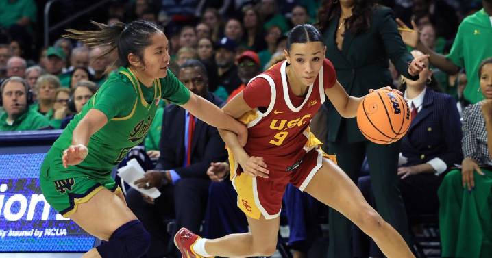 No. 11 USC can't protect double-digit lead in road loss to No. 24 Notre Dame
