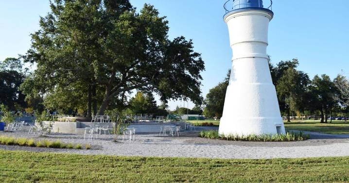 What is the story of the two lighthouses at Lake Pontchartrain? Curious Louisiana investigates.