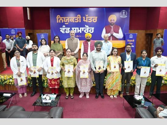 CM’s Mission Rozgar crosses 56,000 as 858 newly recruited candidates get appointment letters Photo Source: Babushahi Bureau [ FULL VIEW ]