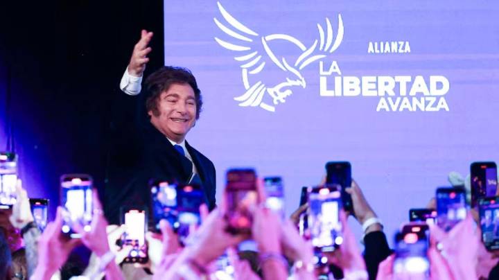 Milei negó buscar la reelección pero dijo que podría seguir “si la gente acompaña” en 2027
