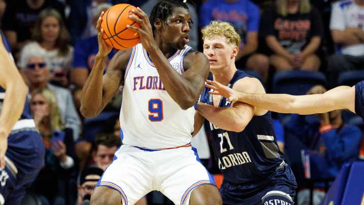 Florida basketball makes quick work of North Florida in home opener