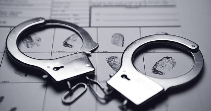 Man arrested after allegedly robbing North Texas bank, fleeing on bike, police say