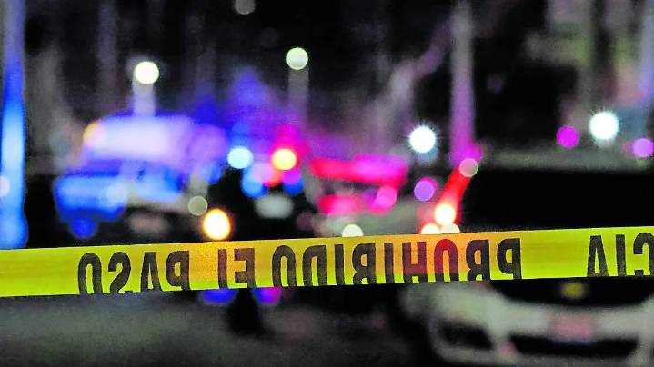 Dos alumnos del CBTis Tehuacán resultan heridos luego que camioneta impactará su moto