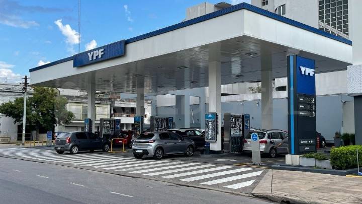 Empezó noviembre y volvió a aumentar el combustible en Santa Fe: los precios actualizados