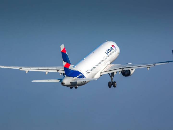 Brasil 2026: Latam tendrá vuelos directos a Florianópolis y ya son 5 las aéreas que llegarán a ese destino en verano