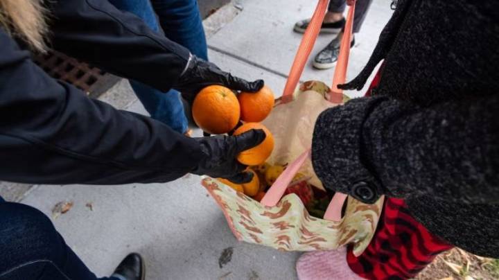 Los beneficios del SNAP se reanudaron, pero muchos inscritos pronto se enfrentarán a otro obstáculo